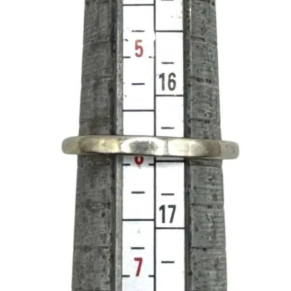 Sterling Silver Solitaire Ring w Clear Faceted Stone. Size 6 - Picture 5 of 11